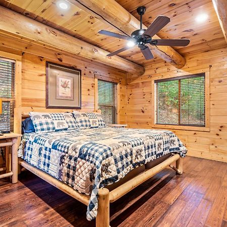 Relaxation Retreat - Pickleball Cabin - Wi-Fi, Fire Pit With Bar, Ev, Game Room, Hot Tub, Pool Access - Mins To Pf 세비어빌 외부 사진