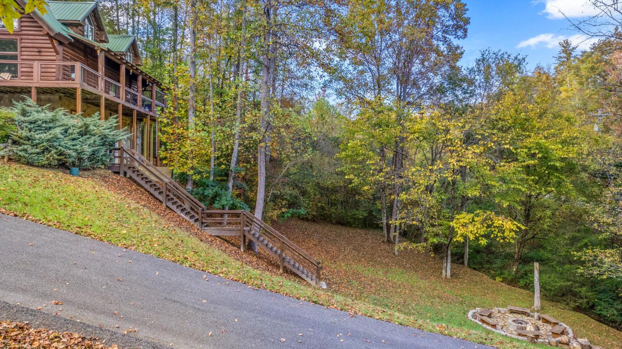 Relaxation Retreat - Pickleball Cabin - Wi-Fi, Fire Pit With Bar, Ev, Game Room, Hot Tub, Pool Access - Mins To Pf 세비어빌 외부 사진