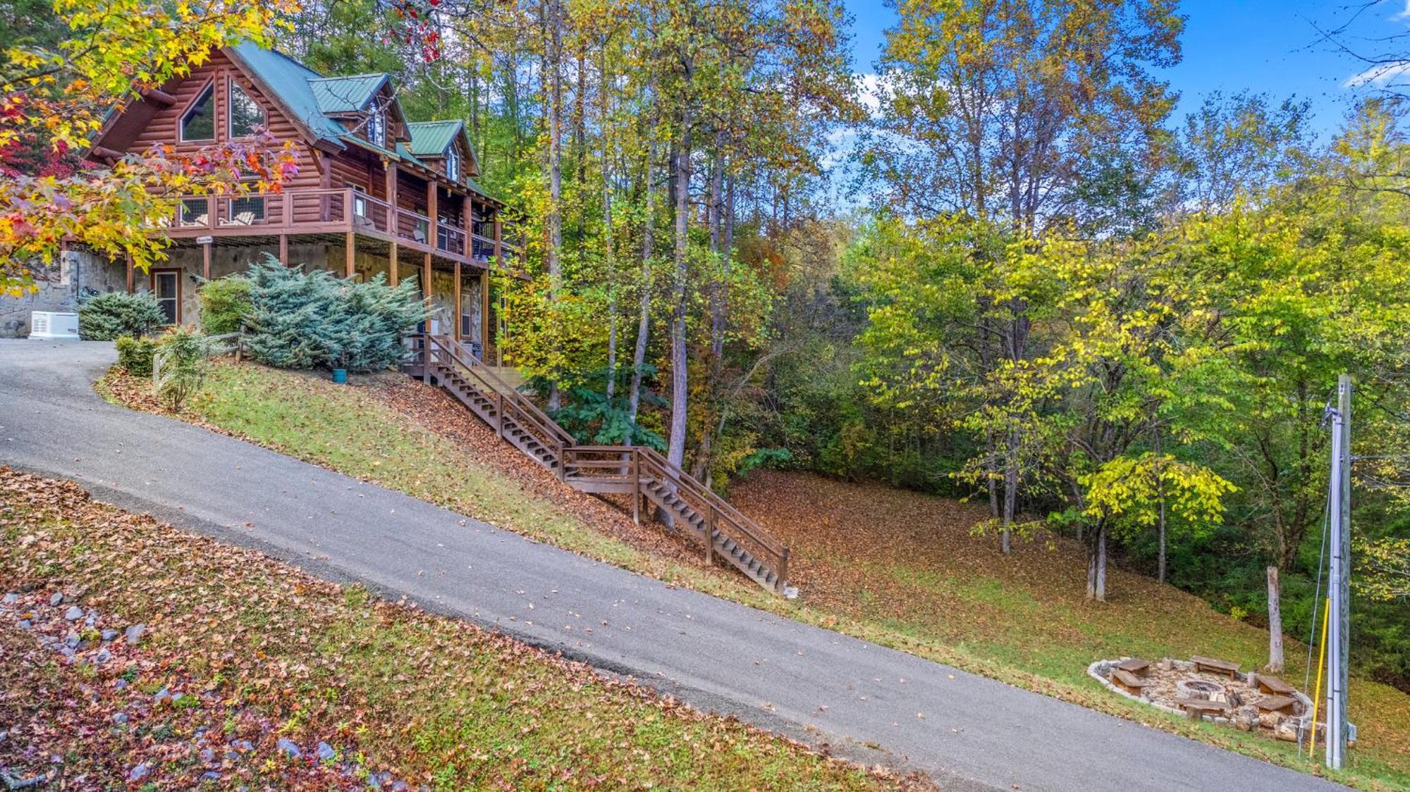 Relaxation Retreat - Pickleball Cabin - Wi-Fi, Fire Pit With Bar, Ev, Game Room, Hot Tub, Pool Access - Mins To Pf 세비어빌 외부 사진