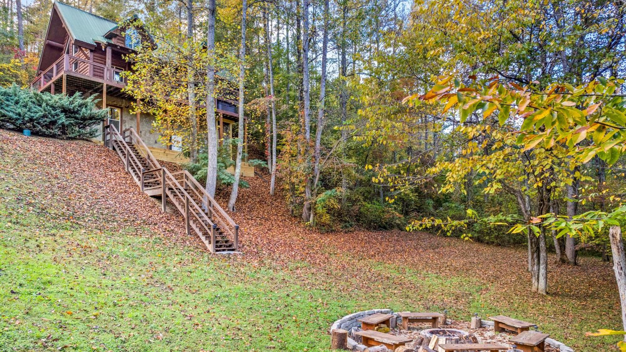 Relaxation Retreat - Pickleball Cabin - Wi-Fi, Fire Pit With Bar, Ev, Game Room, Hot Tub, Pool Access - Mins To Pf 세비어빌 외부 사진