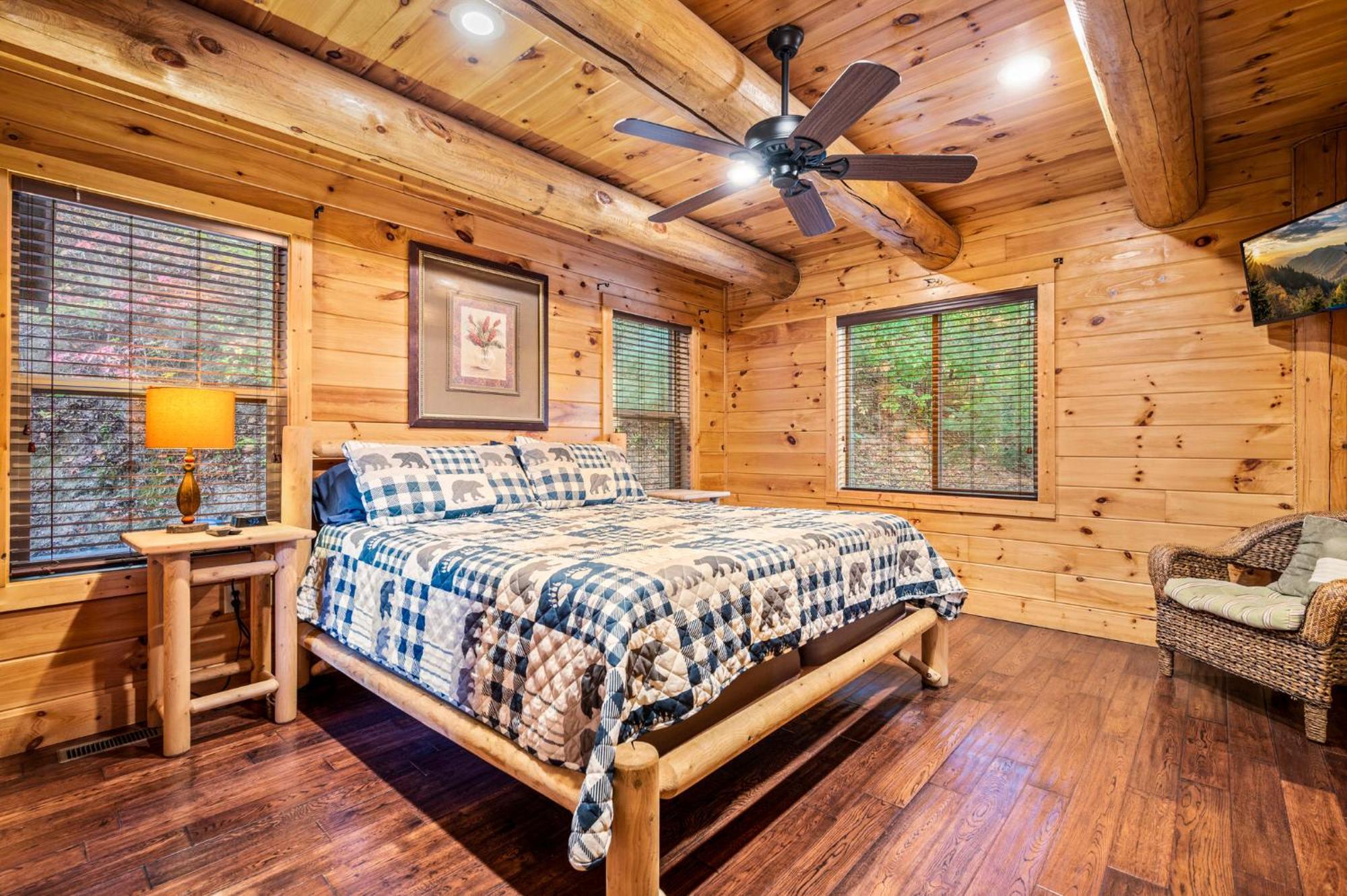 Relaxation Retreat - Pickleball Cabin - Wi-Fi, Fire Pit With Bar, Ev, Game Room, Hot Tub, Pool Access - Mins To Pf 세비어빌 외부 사진