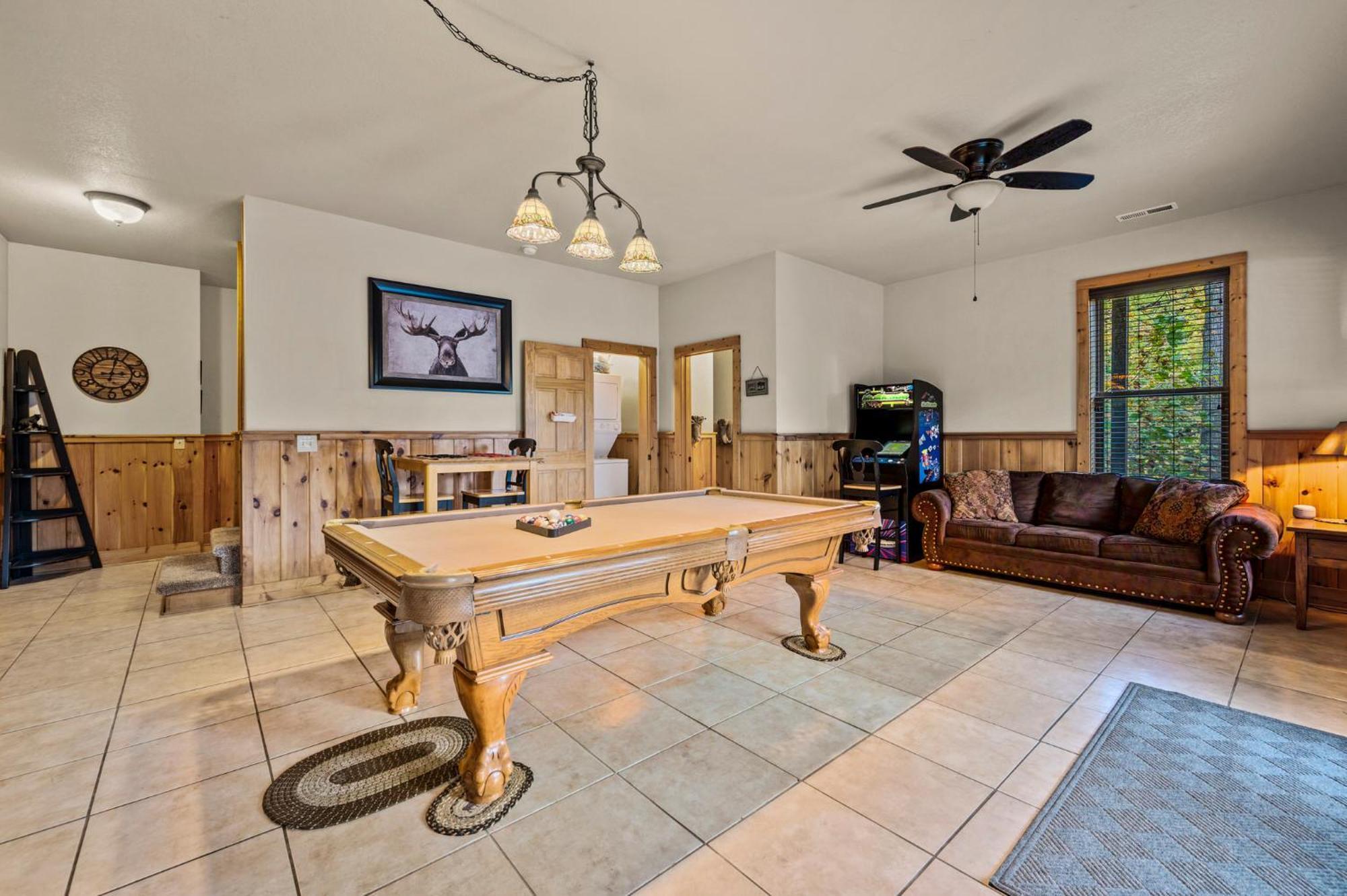 Relaxation Retreat - Pickleball Cabin - Wi-Fi, Fire Pit With Bar, Ev, Game Room, Hot Tub, Pool Access - Mins To Pf 세비어빌 외부 사진