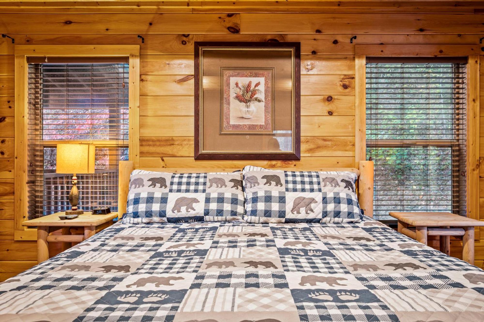 Relaxation Retreat - Pickleball Cabin - Wi-Fi, Fire Pit With Bar, Ev, Game Room, Hot Tub, Pool Access - Mins To Pf 세비어빌 외부 사진