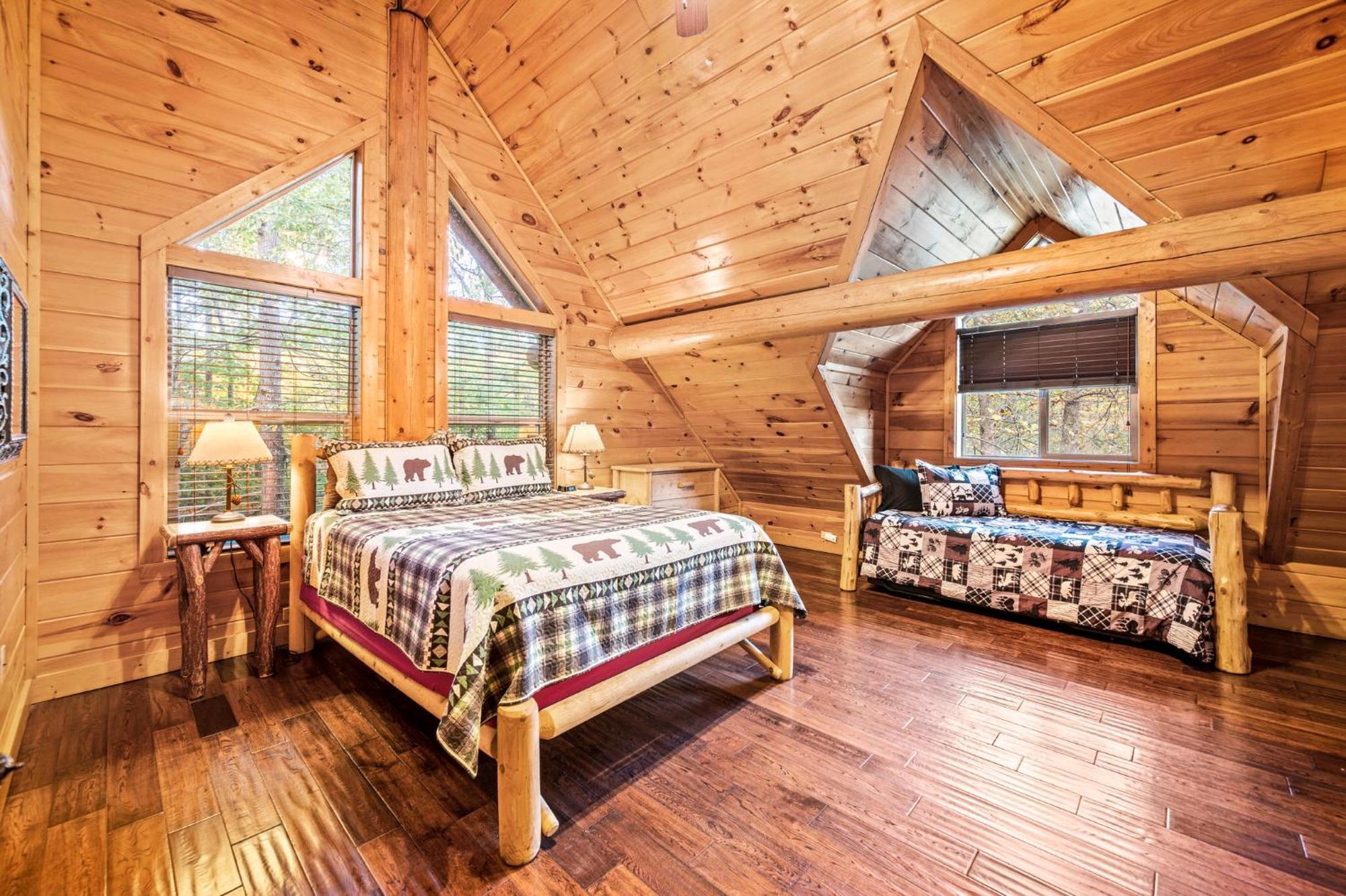 Relaxation Retreat - Pickleball Cabin - Wi-Fi, Fire Pit With Bar, Ev, Game Room, Hot Tub, Pool Access - Mins To Pf 세비어빌 외부 사진