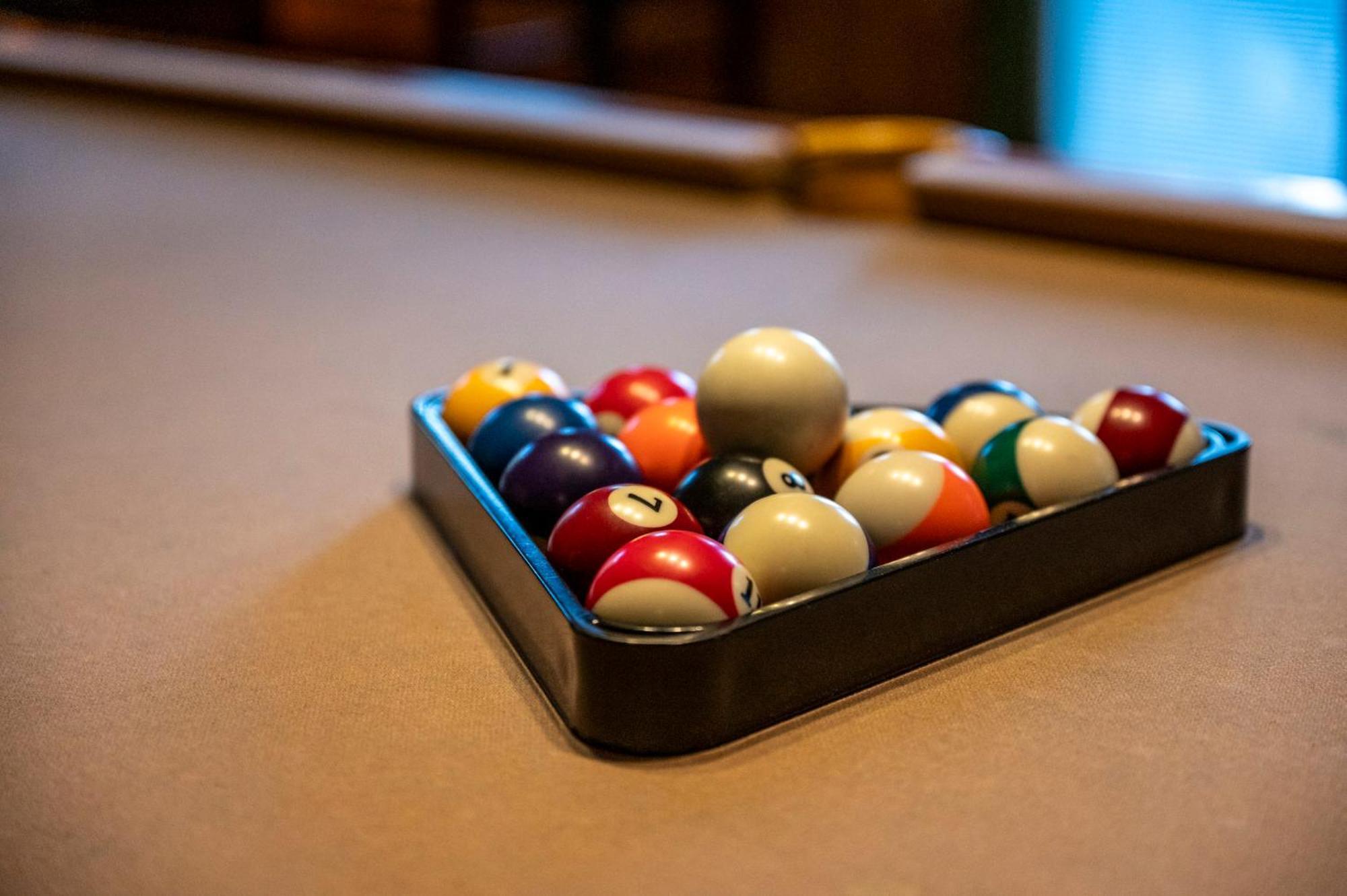Relaxation Retreat - Pickleball Cabin - Wi-Fi, Fire Pit With Bar, Ev, Game Room, Hot Tub, Pool Access - Mins To Pf 세비어빌 외부 사진