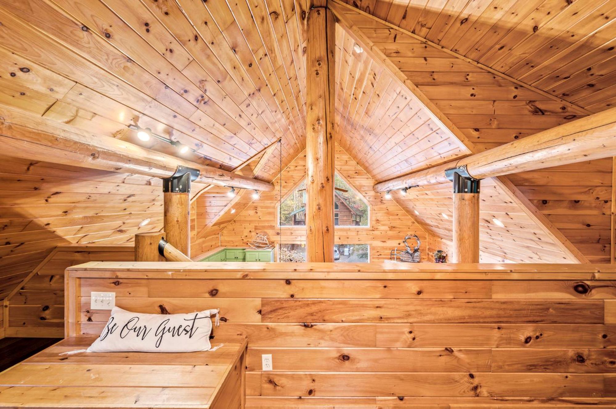 Relaxation Retreat - Pickleball Cabin - Wi-Fi, Fire Pit With Bar, Ev, Game Room, Hot Tub, Pool Access - Mins To Pf 세비어빌 외부 사진